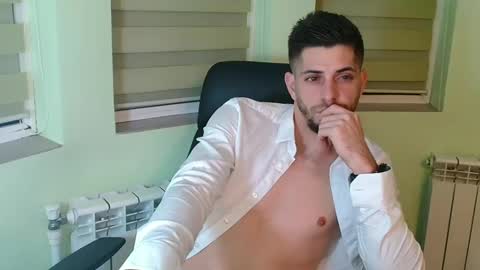 independent model online show from December 2024 09:57:01 PM