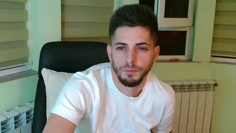 independent model online show from December 2024 07:54:01 PM