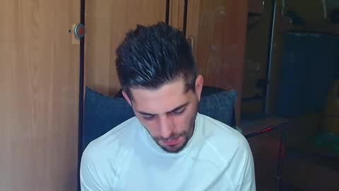 independent model online show from October 2025 05:19:02 PM