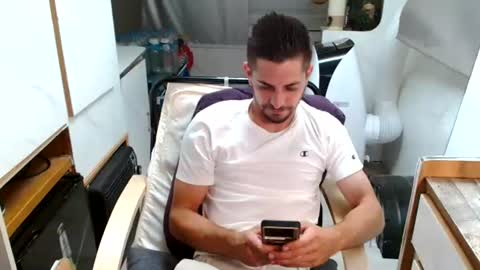 independent model online show from June 2026 07:29:01 PM