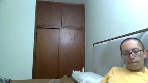 fonzi_flores online show from October 2025 01:09:01 PM