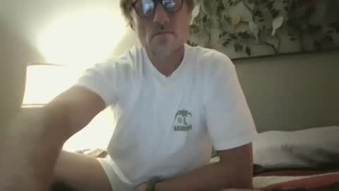 Snapshot of foodforcatfists chatting on November 2025 06:13:01 AM foodforcatfists online show from November 2025 06:13:01 AM