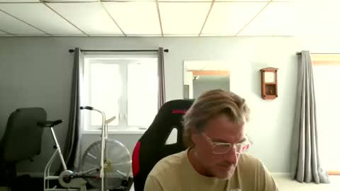 Snapshot of foodforcatfists chatting on February 2026 08:37:02 PM foodforcatfists online show from February 2026 08:37:02 PM