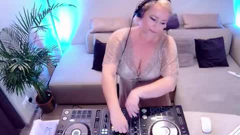 Forbidden Kitty online show from November 2025 09:26:02 PM