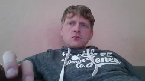 Snapshot of forgotten_lover chatting on January 2026 10:29:01 AM forgotten_lover online show from January 2026 10:29:01 AM