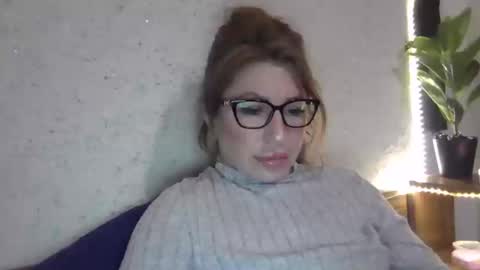 fox_red_lady7 online show from January 2025 08:24:01 PM