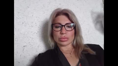 Snapshot of fox_red_lady7 chatting on April 2026 06:14:01 AM fox_red_lady7 online show from April 2026 06:14:01 AM