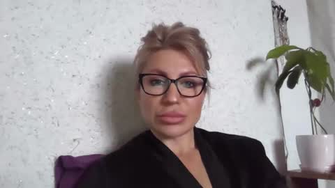 Snapshot of fox_red_lady7 chatting on April 2026 08:21:02 AM fox_red_lady7 online show from April 2026 08:21:02 AM
