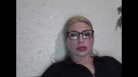 Snapshot of fox_red_lady7 chatting on April 2026 08:44:01 PM fox_red_lady7 online show from April 2026 08:44:01 PM