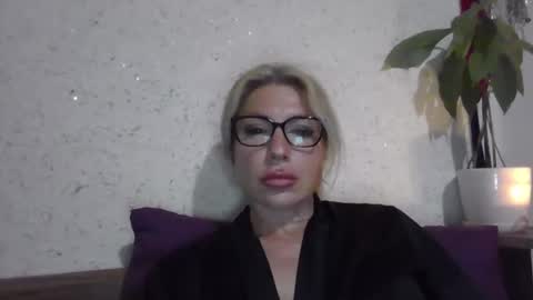 Snapshot of fox_red_lady7 chatting on May 2026 09:20:01 PM fox_red_lady7 online show from May 2026 09:20:01 PM