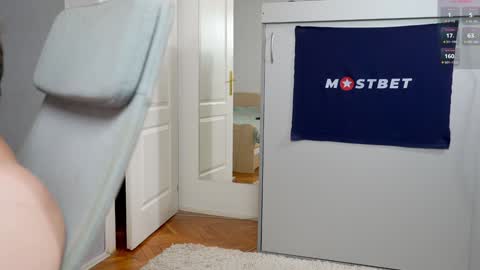 Snapshot of foxeslovefoxes chatting on December 2024 02:17:02 PM CUSTOM PHOTOS AND VIDEOS - online show from December 2024 02:17:02 PM