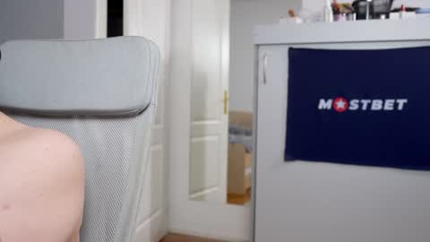 Snapshot of foxeslovefoxes chatting on December 2024 03:41:02 PM CUSTOM PHOTOS AND VIDEOS - online show from December 2024 03:41:02 PM