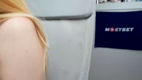 Snapshot of foxeslovefoxes chatting on January 2025 05:29:02 PM CUSTOM PHOTOS AND VIDEOS - online show from January 2025 05:29:02 PM