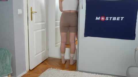 Snapshot of foxeslovefoxes chatting on January 2025 03:02:01 PM CUSTOM PHOTOS AND VIDEOS - online show from January 2025 03:02:01 PM