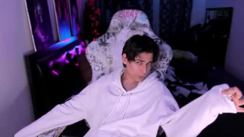 Foxicfu online show from May 2026 04:03:01 PM