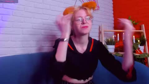 Polly online show from June 2026 05:49:01 AM
