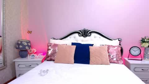 Snapshot of foxxyclarise chatting on April 2026 06:42:02 PM Clarise online show from April 2026 06:42:02 PM