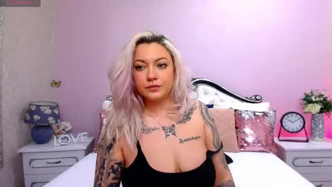 Snapshot of foxxyclarise chatting on May 2026 10:18:02 PM Clarise online show from May 2026 10:18:02 PM