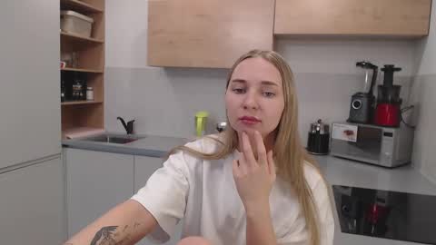 Snapshot of foxy0990 chatting on December 2024 05:23:01 AM Maria online show from December 2024 05:23:01 AM