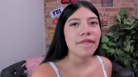 Snapshot of foxy__mia chatting on February 2026 11:20:02 AM foxy__mia online show from February 2026 11:20:02 AM