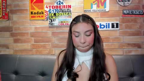 Snapshot of foxy_antonela chatting on May 2026 02:40:02 AM Miss Antonela online show from May 2026 02:40:02 AM
