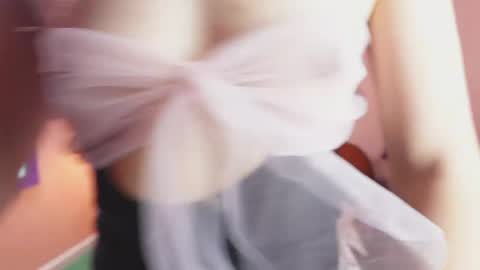 Miss Evans online show from April 2026 06:05:01 PM