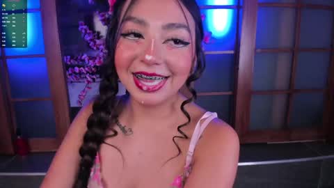 foxy_kylian online show from June 2026 06:09:01 PM