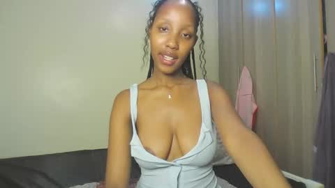 foxyatmidnite online show from May 2026 12:29:01 AM