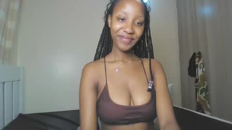 foxyatmidnite online show from May 2026 02:04:01 PM