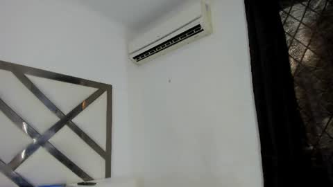 foxyhillx online show from July 2026 07:11:01 PM