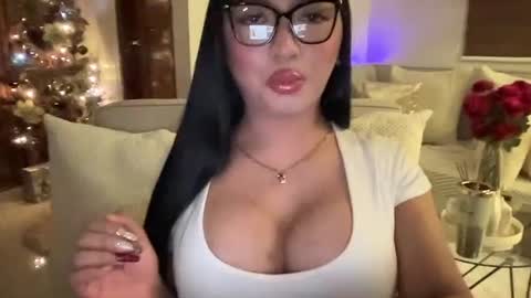 Snapshot of foxyluscious chatting on December 2024 09:33:01 PM Ms Celeste Anne online show from December 2024 09:33:01 PM