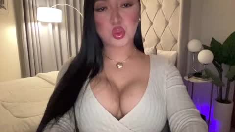 Snapshot of foxyluscious chatting on January 2025 12:18:01 AM Ms Celeste Anne online show from January 2025 12:18:01 AM