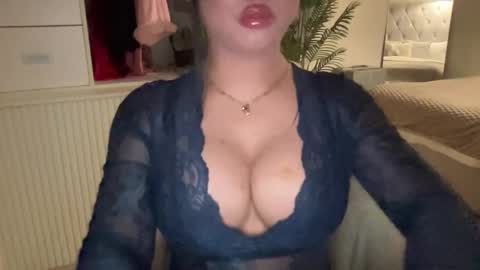 Snapshot of foxyluscious chatting on February 2025 07:17:02 PM Ms Celeste Anne online show from February 2025 07:17:02 PM