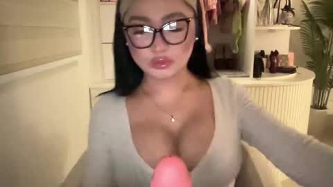 Snapshot of foxyluscious chatting on February 2025 08:31:02 PM Ms Celeste Anne online show from February 2025 08:31:02 PM