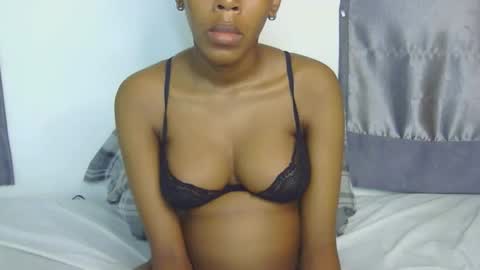 Snapshot of foxypennyy chatting on November 2025 02:17:02 AM foxypennyy online show from November 2025 02:17:02 AM