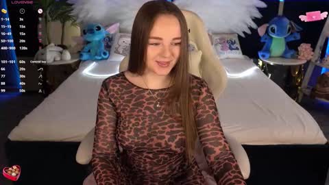 Snapshot of foxyshyyy chatting on October 2025 06:00:01 AM Inna online show from October 2025 06:00:01 AM