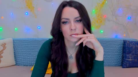 Snapshot of foxyx1 chatting on November 2025 12:19:02 PM Foxy online show from November 2025 12:19:02 PM