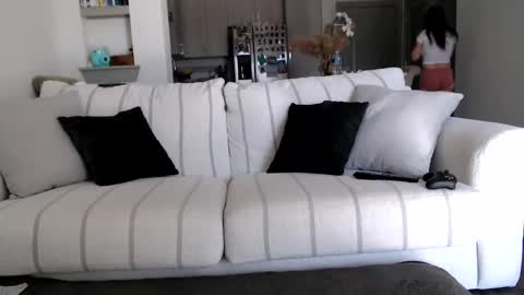 Angel online show from January 2025 04:43:02 PM