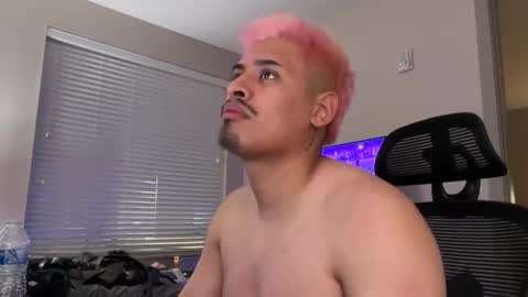 Snapshot of fran7789 chatting on November 2025 06:01:01 AM King 7853 online show from November 2025 06:01:01 AM