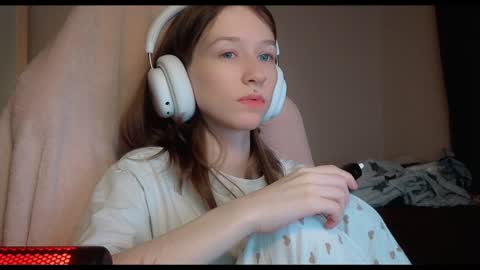 fran_bow online show from February 2025 05:15:02 PM