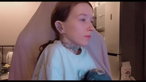 fran_bow online show from November 2025 11:26:01 PM