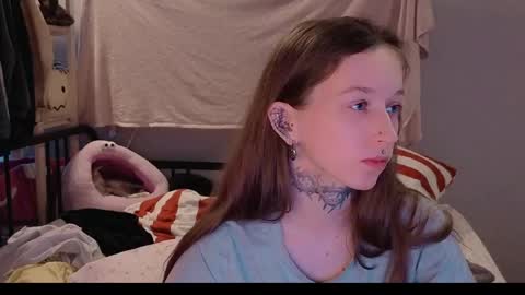 fran_bow online show from May 2026 03:08:01 PM