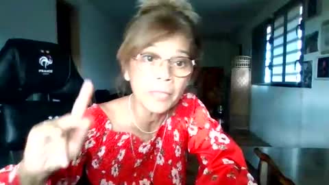 francelune online show from November 2025 06:12:01 AM