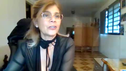 francelune online show from November 2025 12:34:01 PM
