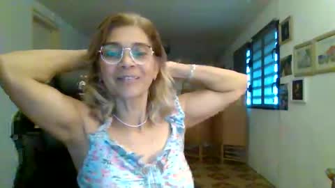 francelune online show from November 2025 12:49:01 PM