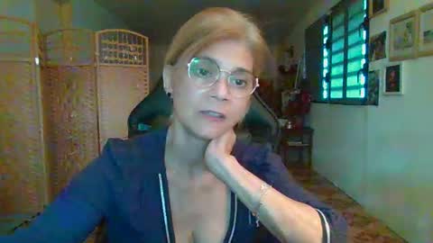 francelune online show from December 2025 01:07:01 PM