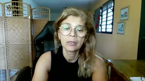 francelune online show from April 2026 08:28:02 AM