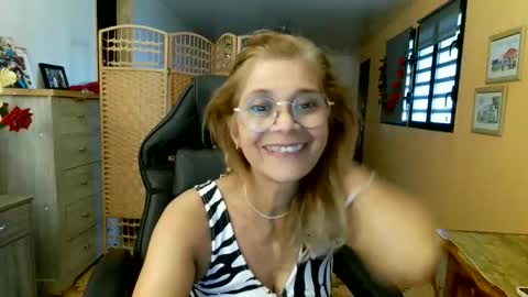 francelune online show from May 2026 11:59:01 AM