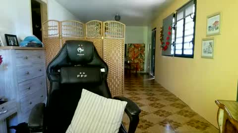 francelune online show from May 2026 08:52:02 AM