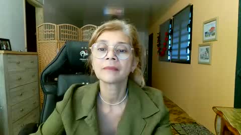 francelune online show from May 2026 01:41:01 PM